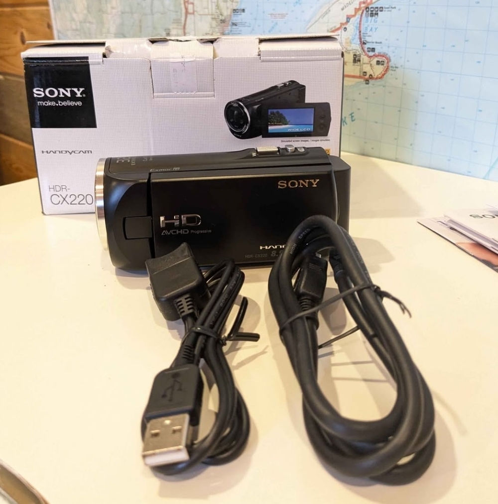 Sony Handycam Camcorder HDR CX220 With Bag And Screen Protector
